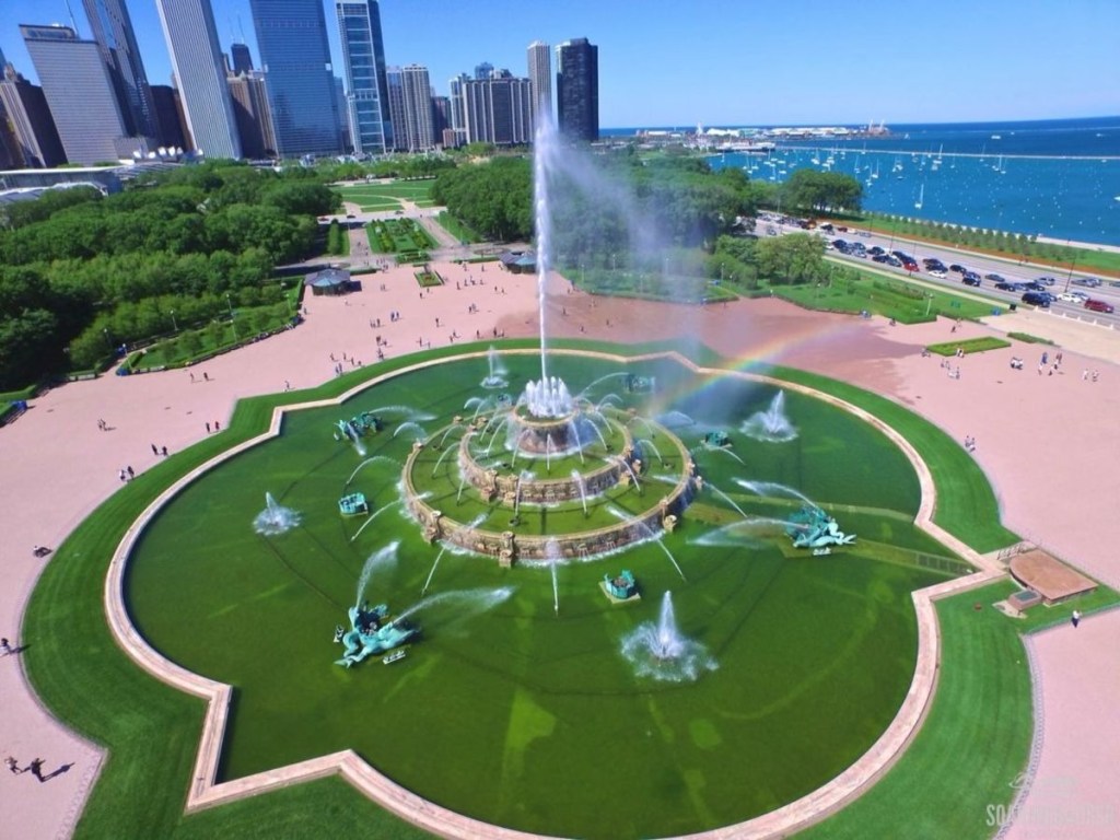 Buckingham Fountain, the Skyline, and the beautiful Lake Mighigan